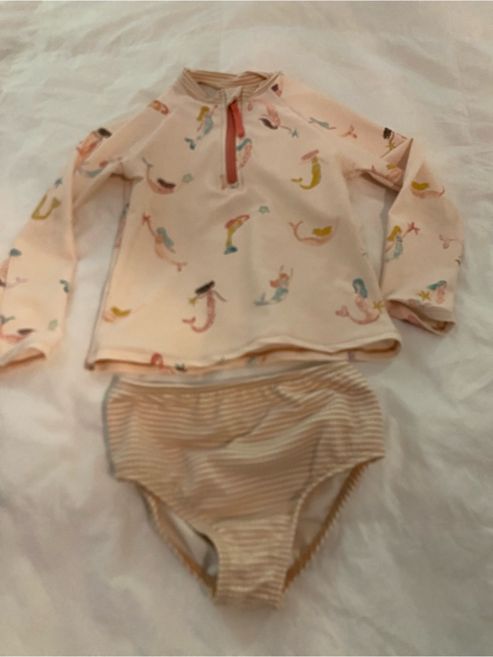 Pehr 2 piece Mermaid Rash Guard Swim Set 4-5T - Picture 2 of 5